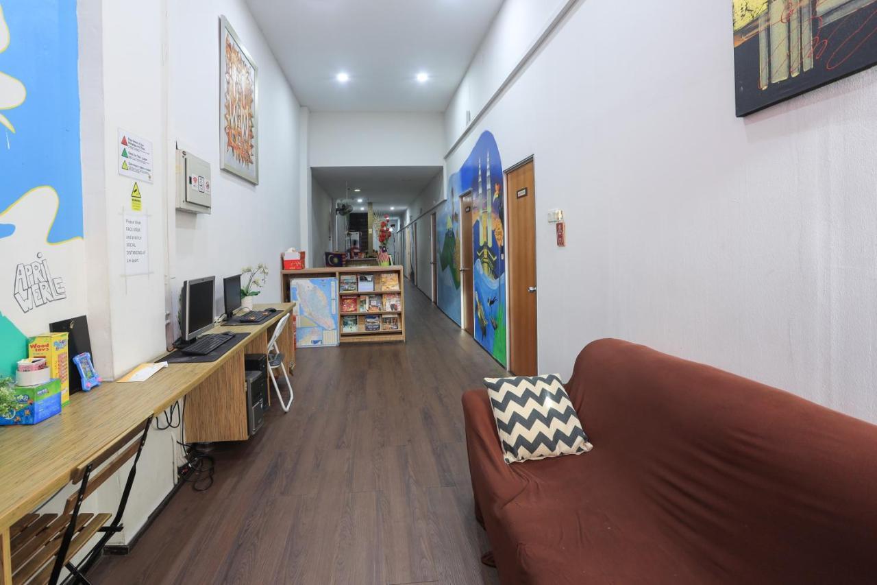 Spot On 90236 Zigzag Travellers Hotel 2*