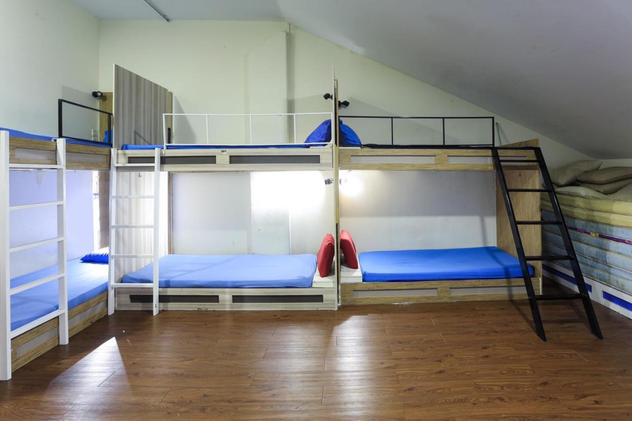 Spot On 90236 Zigzag Travellers Hotel