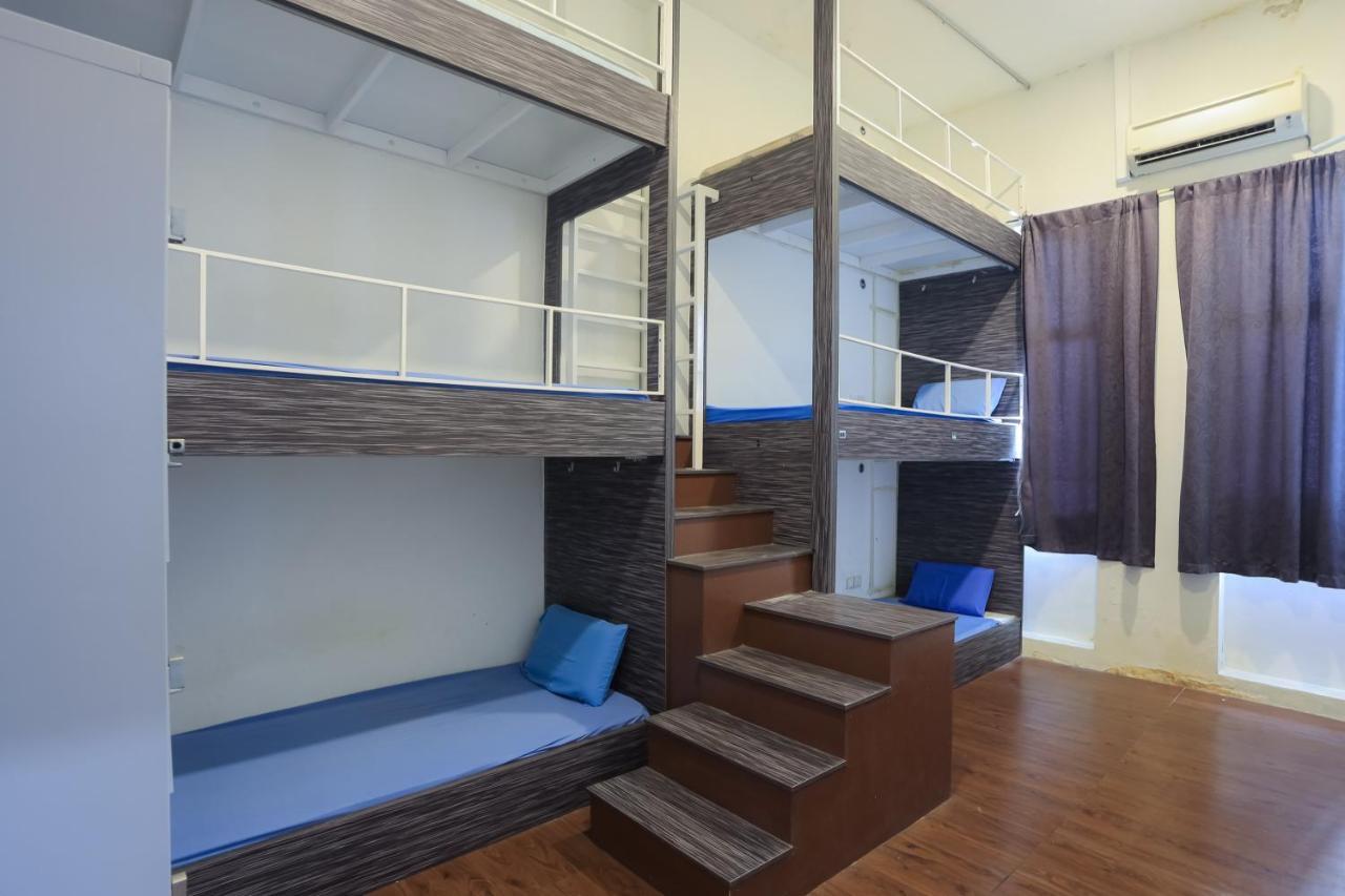 Hotel Spot On 90236 Zigzag Travellers 2*